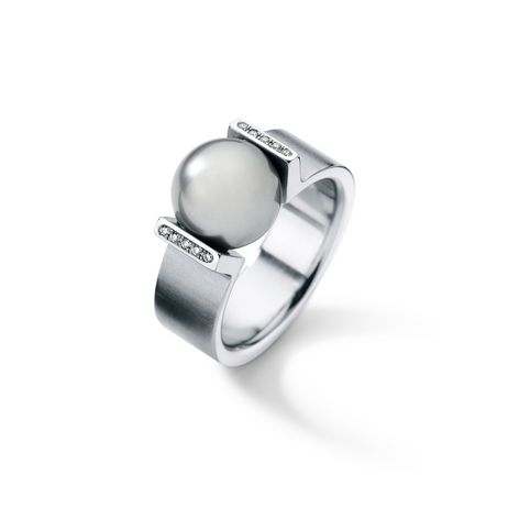 Ring mit Tahitiperle und Diamanten